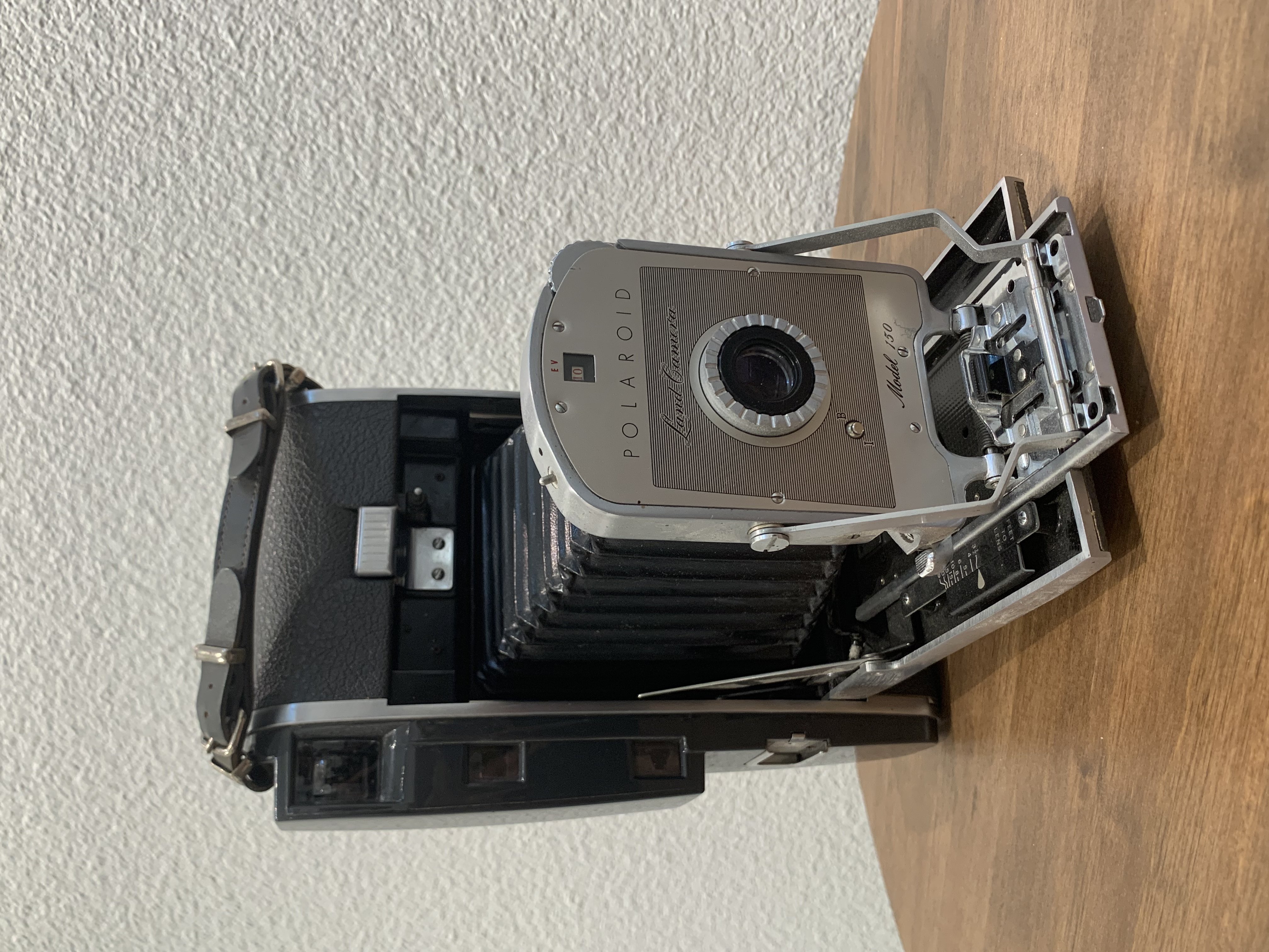 Polaroid Model 150